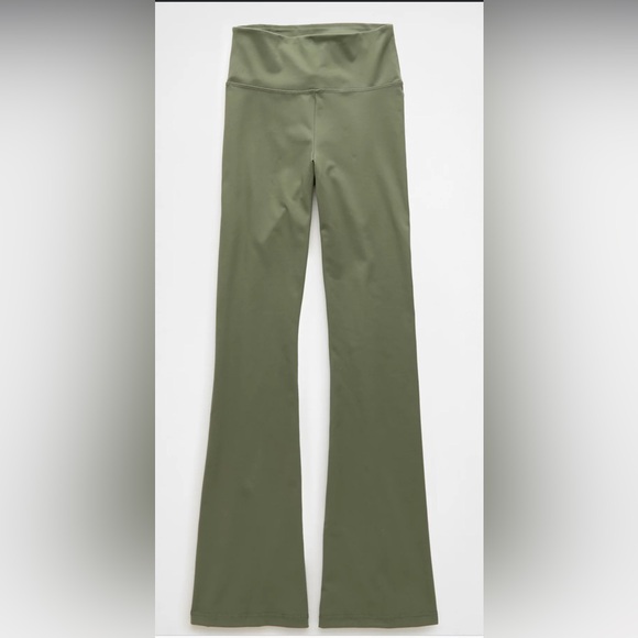 American Eagle - The Everything Flare - Olive Leggings - Size Medium - Picture 3 of 5